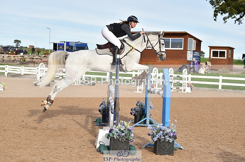 231015A-161106-09252 - Cls 27 1.10m Amateur Q 2nd R