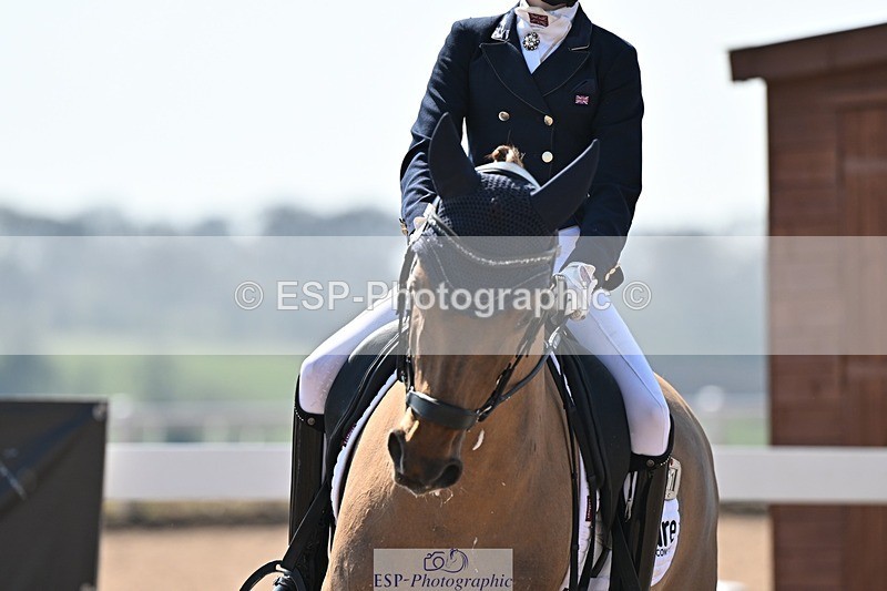 250404-133912-06432 - 061-Violet.Hawkins-DZL.Royal.Sunrise