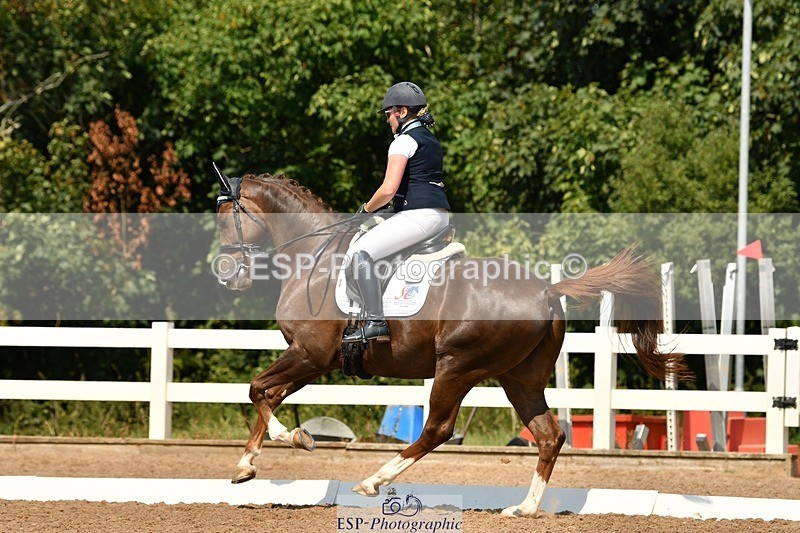 250817-130324-09815 - 214-Verity.PerryVogue