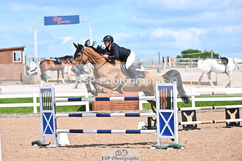 240619A-152648-00813 - Cls 5 Snr Foxhunter and 1.20m Open
