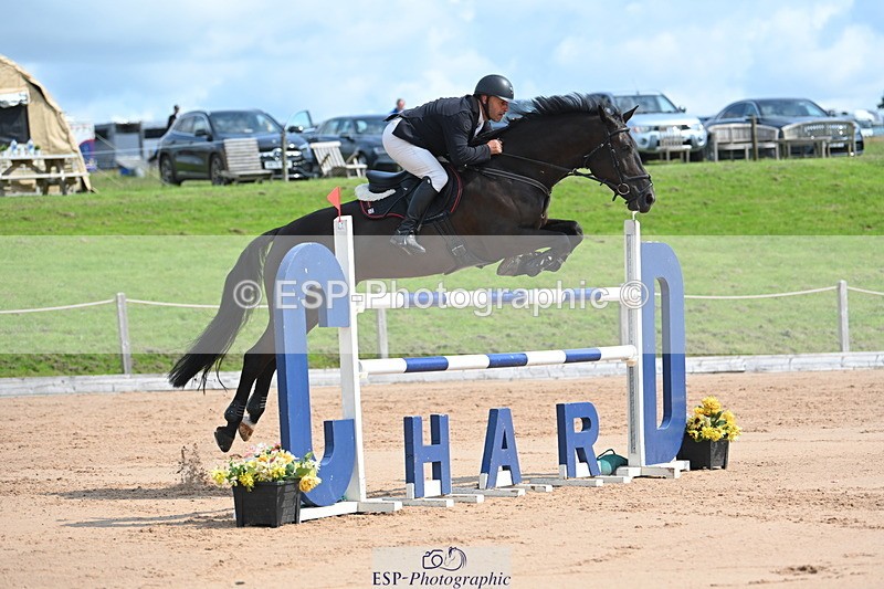 230721A-105418-05490 - Cls 6, 2 Star Medium 1.35m