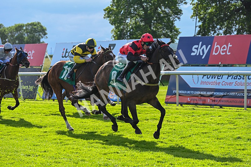 310526-Race 6-Mountain Road-9290 - Race 6 18.15pm Sky Bet For The Fans Handicap