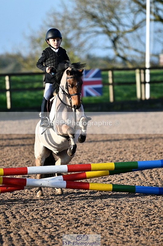 241026A-090142-00349 - SAT Cls 19 Clear Round 50cm