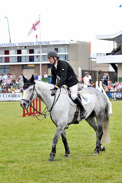 EQUISCOT 9393 - A WEE PEEK AT RHS 2013