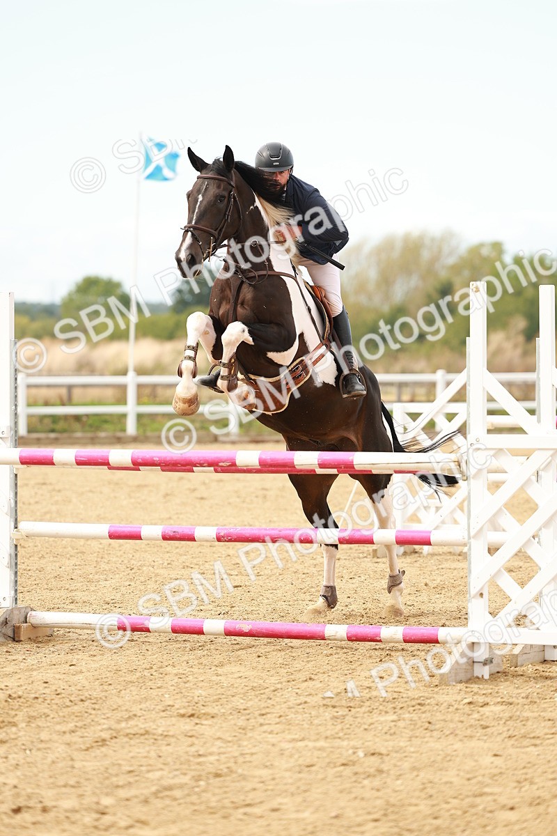 SBM_001637 - Class 4 - Senior Newcomers - 1.10m