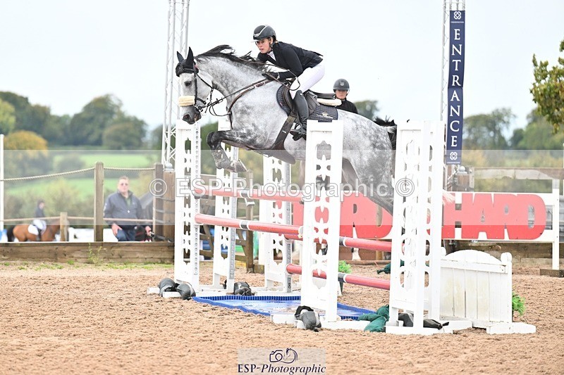 251003-132454-01109 - Cls 3 Foxhunter and 1.20m