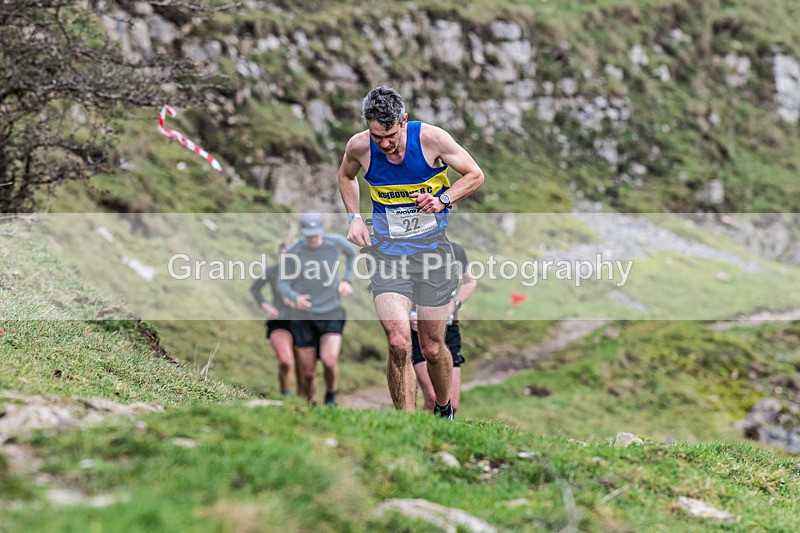 Litton-260 - Litton Christmas Cracker Fell Race (Limestone Series) Sunday 14th December 2025