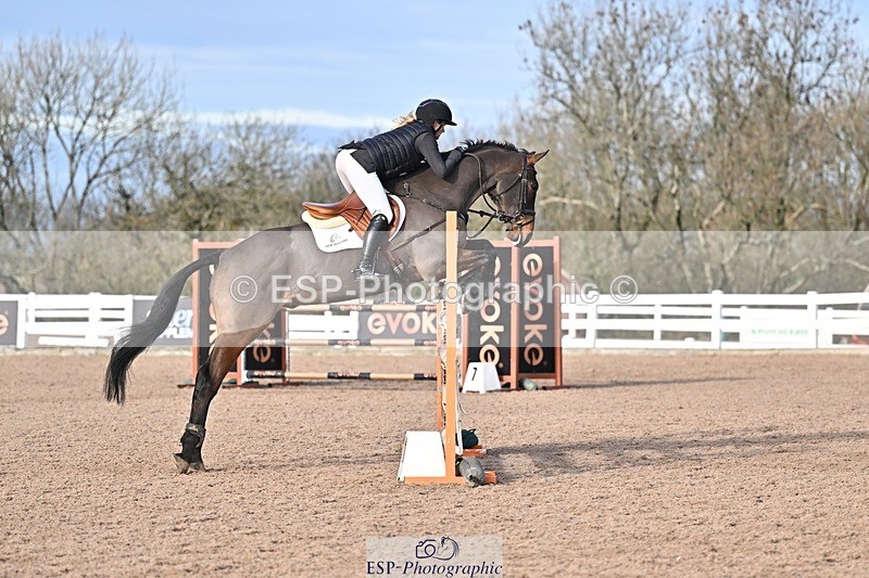 251126-123309-00474 - Cls 4 Newcomers and 1.10m