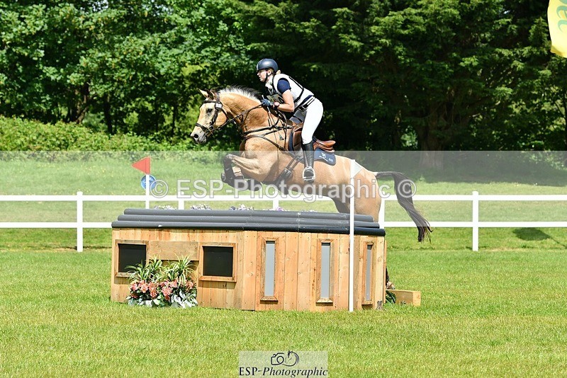 230528-135208-17309 - 464-GRANDE_BY_DESIGN-Emma_Manton-XC