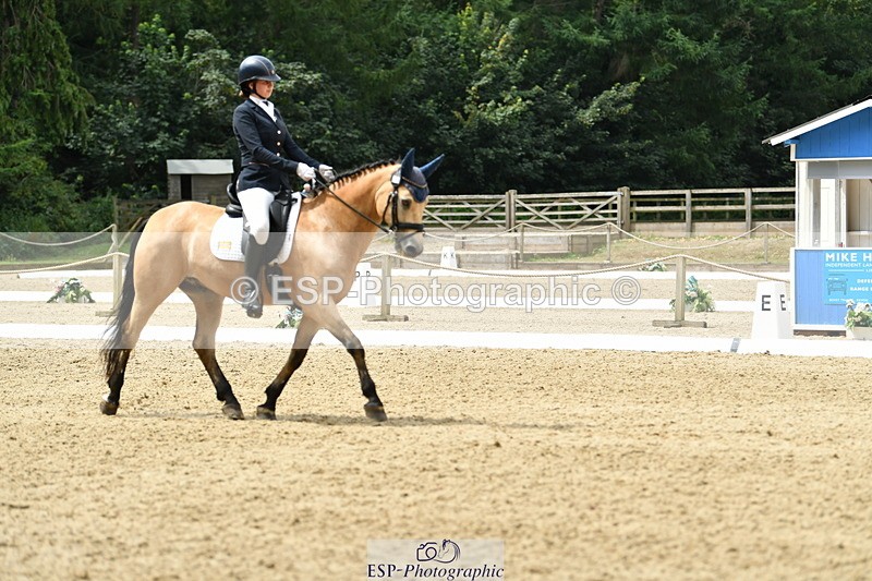 250718A-122610-01446 - 141-Chloe.Dunn-Towerhill.Shamie