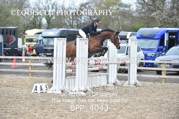 BPP_4043 - CLASS 4 Senior Newcomers/ 1.10m Open