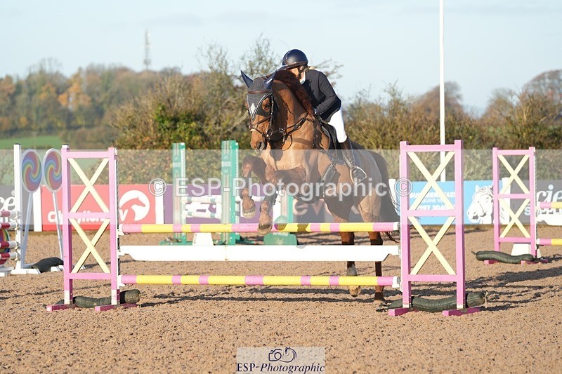251108-084004-01798 - Cls 9 British Novice and 90cm Open