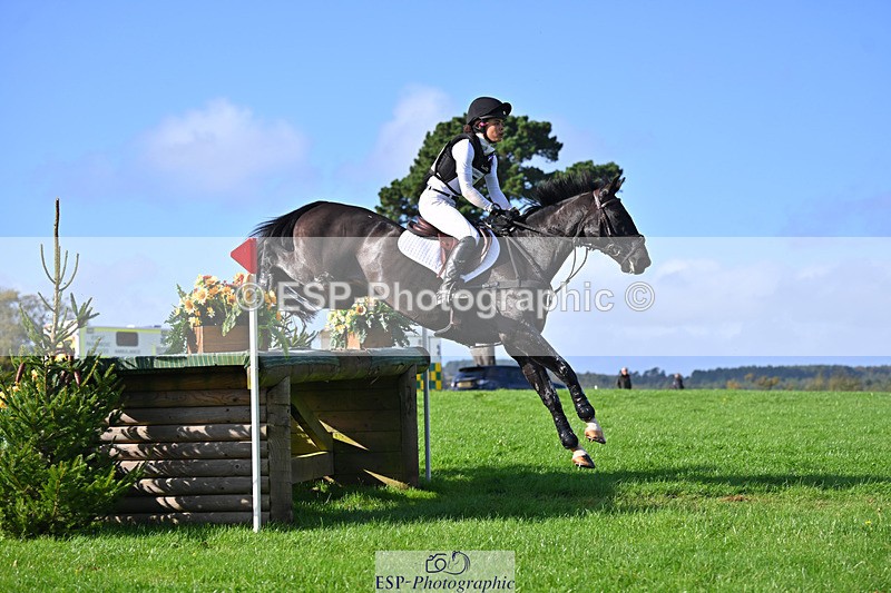 241025-114550-06766 - 052-Lydia.Heywood-JUST.THE.BISCUIT