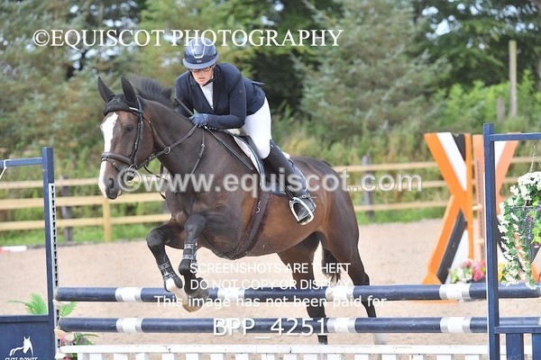 BPP_4251 - CLASS 12 SUN Senior British Novice/ 90cm Open