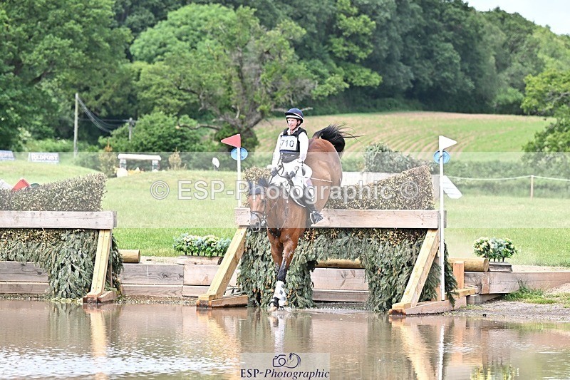 260531A-131143-24044 - G-710-Alexandra.Knowles