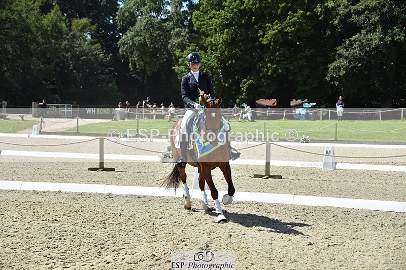 230811-131502-01496 - Adv Medium Silver Presentations