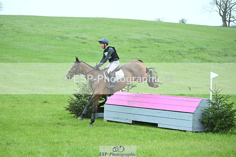 250418-123852-02801 - 025-Oliver.Thompson-HOLD.ME.TIGHT