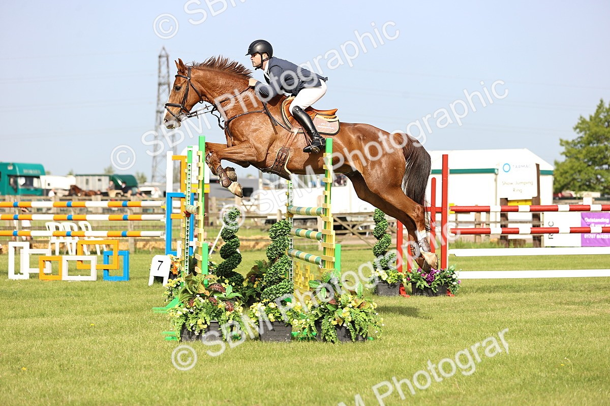 SBM_01176 - Class 200 - Martin Grant Homes Welcome Stakes 1.25m Open