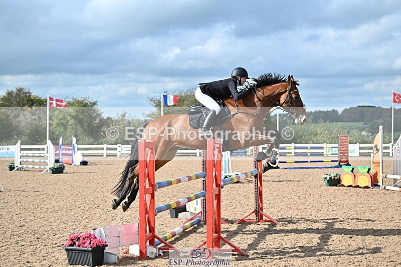 241005A-122357-03588 - SAT Cls 18 1.05m Amateur Quali