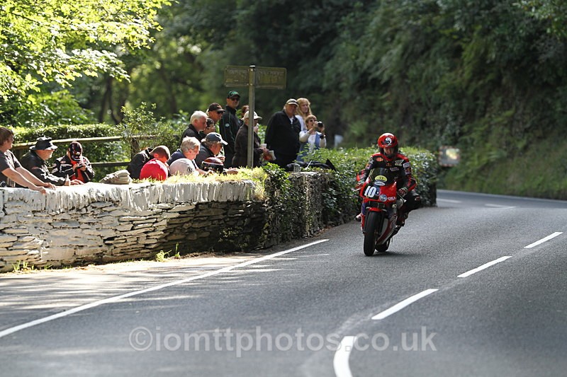 FOM_0991 - Classic TT Lap of honour
