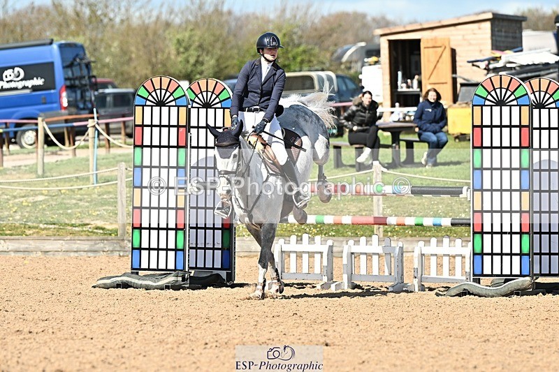 250416-152753-01748 - Cls 6 Foxhunter and 1.20m