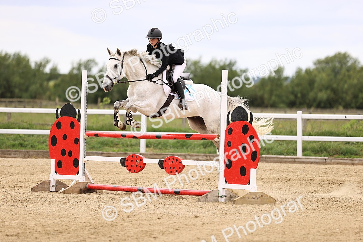SBM_000400 - Class 4 - 1m showjumping