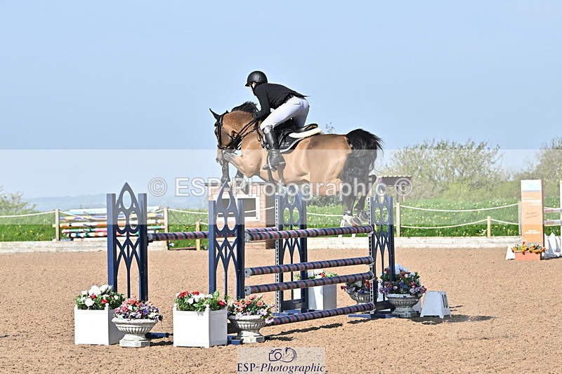 240509A-092900-00565 - Cls 8 Foxhunter