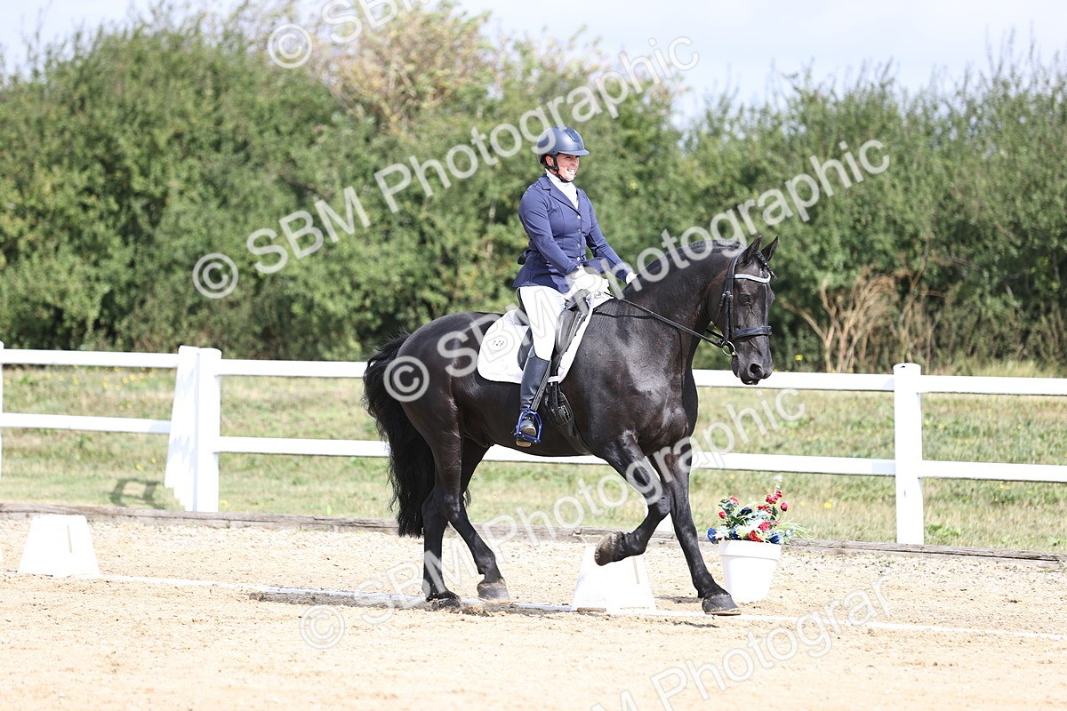 SBM_016107 - Class 14 - Novice 23 - 10.29-11.32