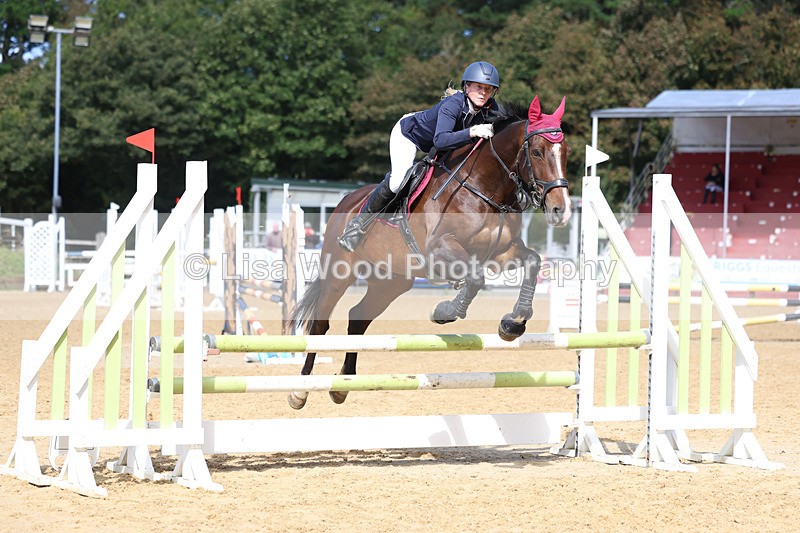 3E7A9094 - Class 9: Senior British Novice/90cm open