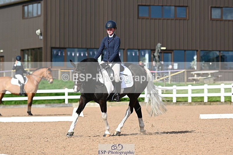 240323A-151101-02395 - UnA Novice 28