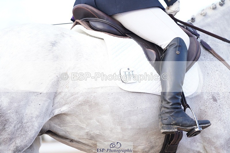 241214-130138-00555 - 105-Janine.Paterson-Machas.Grey