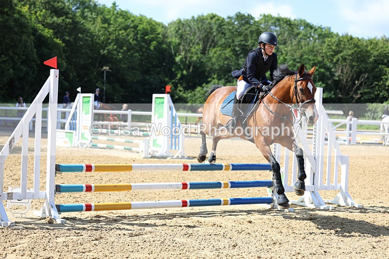 3E7A2726 - Class 2: 70cm Juniors and Seniors