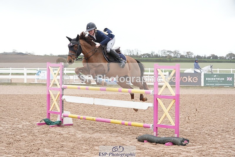 251109-102725-03380 - Cls 19 Snr 1.05m Open