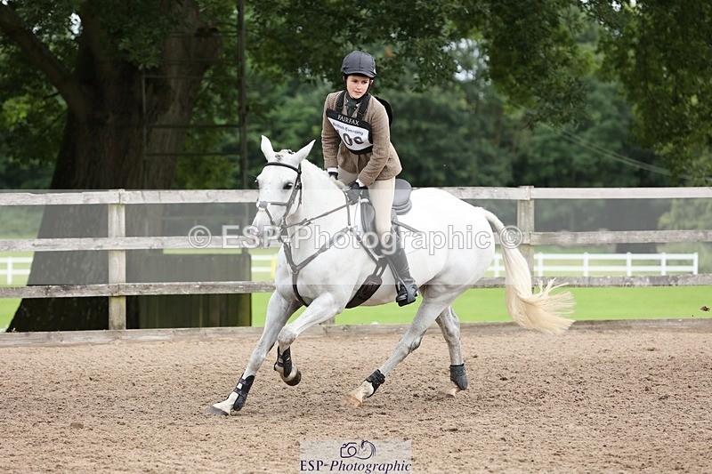 240803-101817-00486 - 106-Issy_Perry-DATE_NIGHT