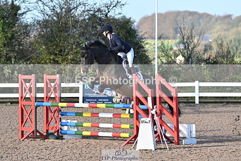 241113A-095212-00104 - Cls 01A&B Brit Nov & 90cm Open