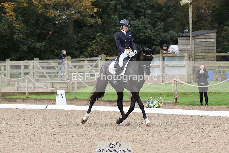 241024-102207-01571 - 132-Mollie.Summerland-MOJO