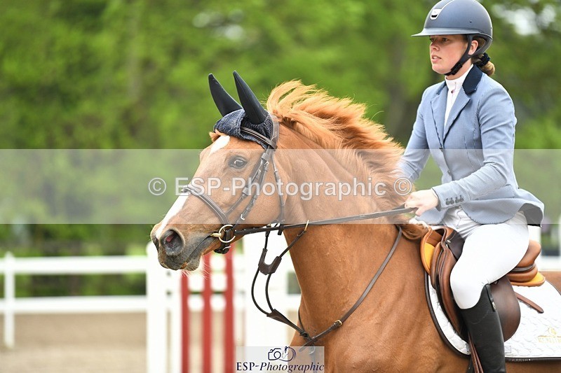 230512-092812-00320 - Cls 10 Snr 85cm Schooling