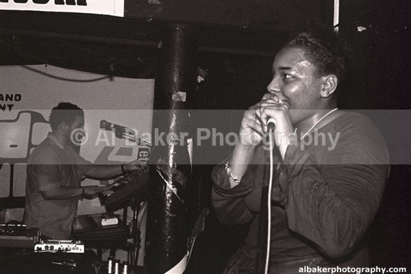 08 veba - Friends-&-Family @ the-roadhouse 02.11.02