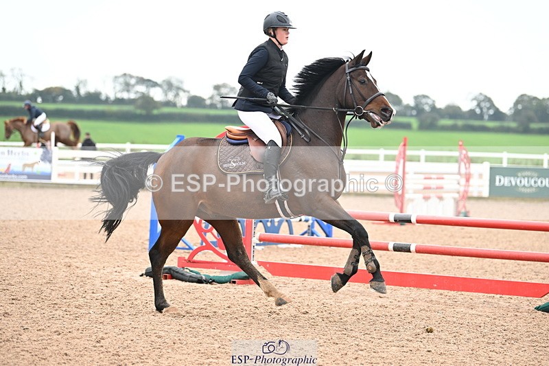 241023A-113845-00590 - Cls 1 British Novice and 90cm Open