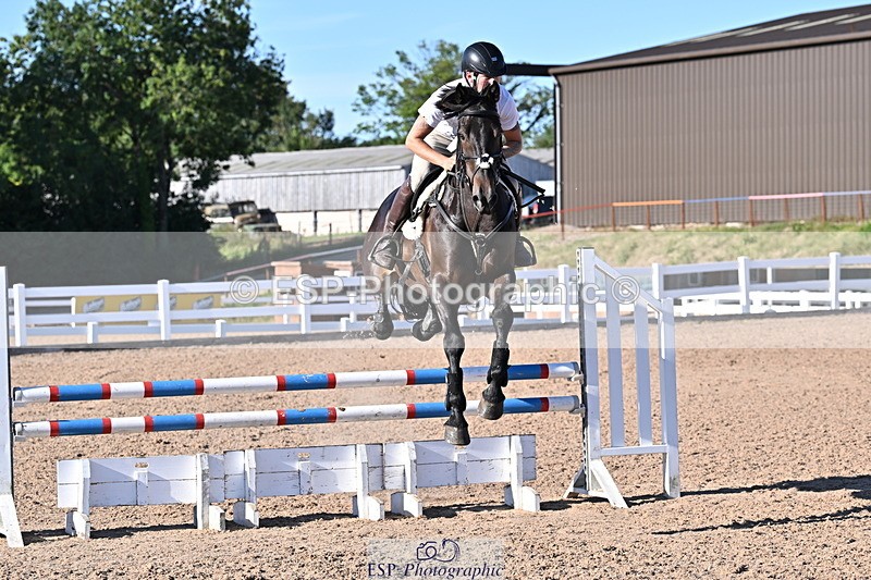 250708A-183528-00585 - 90cm Classes