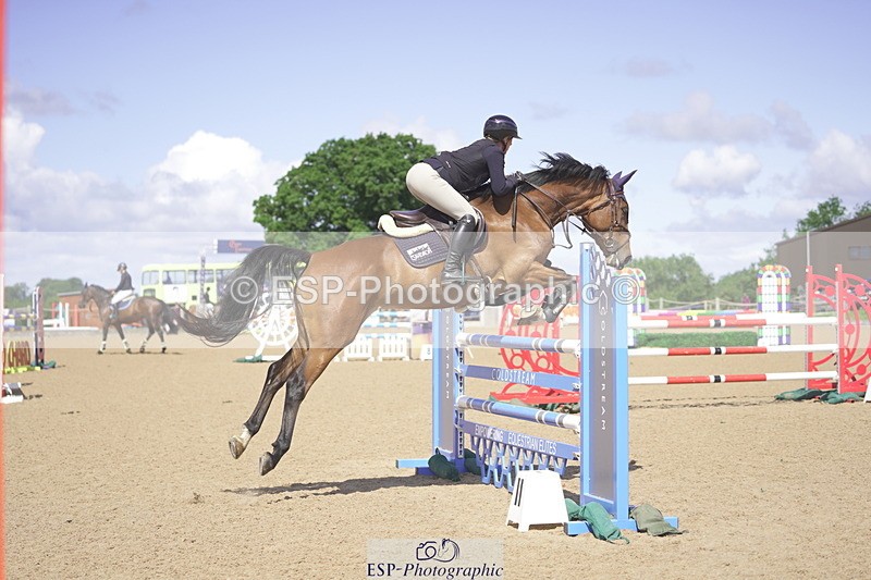 230806A-114222-01642 - Cls 13 Snr Newcomers & 1.10m Open