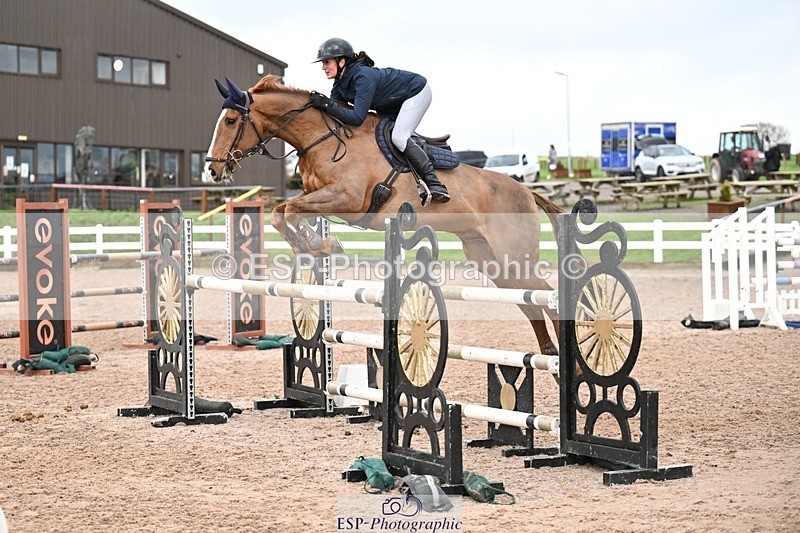 251206-135748-01217 - Cls 13 Snr Foxhunter and 1.20m