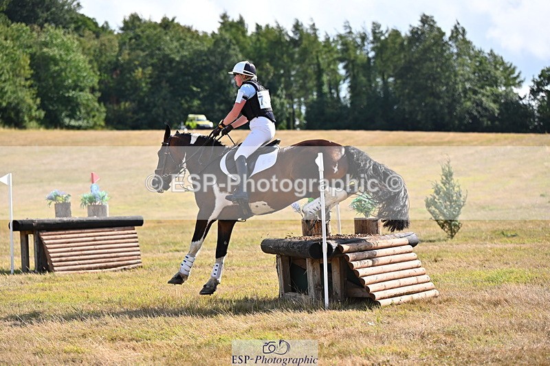 250803A-162641-16815 - Q-758-Caroline.Hutchens-CLOGORROWS.SOCKY