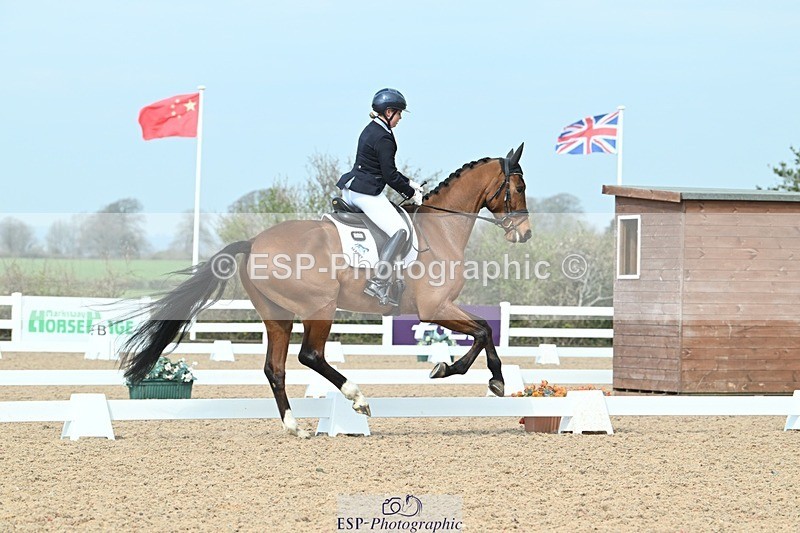 250403-103507-01467 - 036-Abbie.Newbury-Seagry.Viceroy