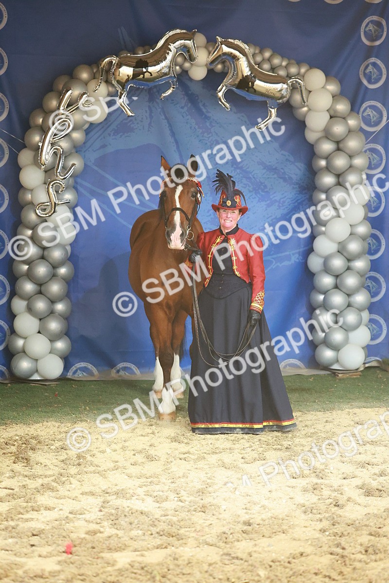 SBM_13745 - Class 104 - IH  Costume