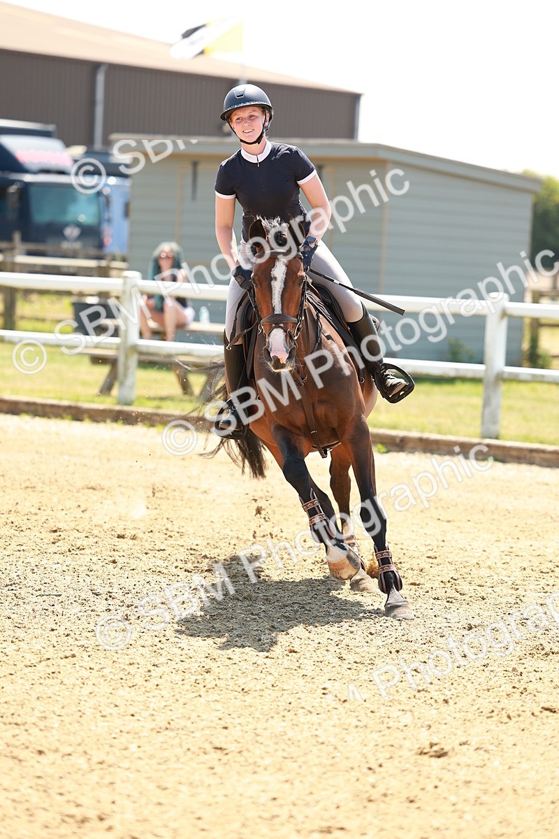 SBM_001413 - Class 4 - Senior Newcomers - 1.10m