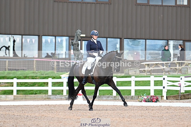 240218A-150954-09019 - 193-SARAH.RIDD-FIRST.KISS