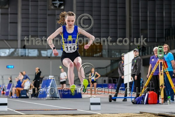 AgeInd25SUN-912342 - Field Female