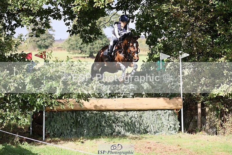 231020-121218-08718 - 044-COOLEY.ON.THE.CARDS-Charlotte.Cooke-XC