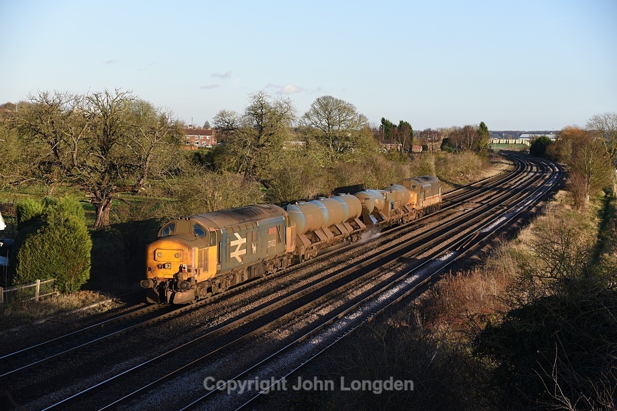 JL - 15.12.21 37402 & 37419 3J18 York - Grimsby Town, Knabbs Bridge - North Lincs